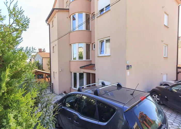 Apartment Lara