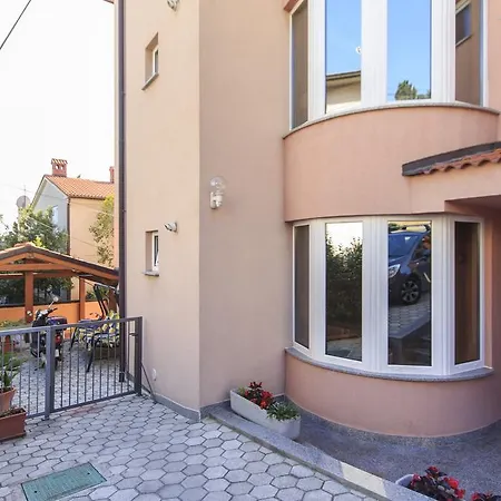 Apartment Lara Pula