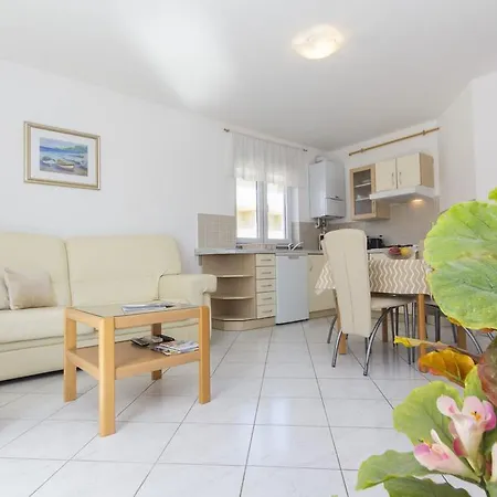 Apartment Lara Pula
