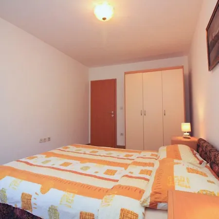 Lara Apartment *