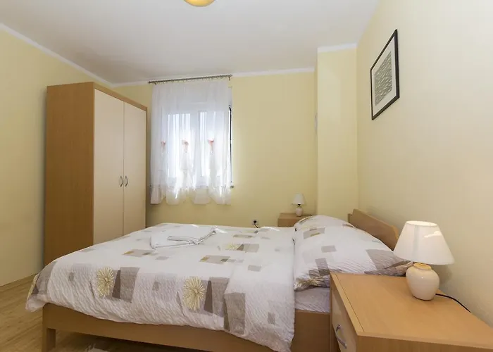 Apartment Lara